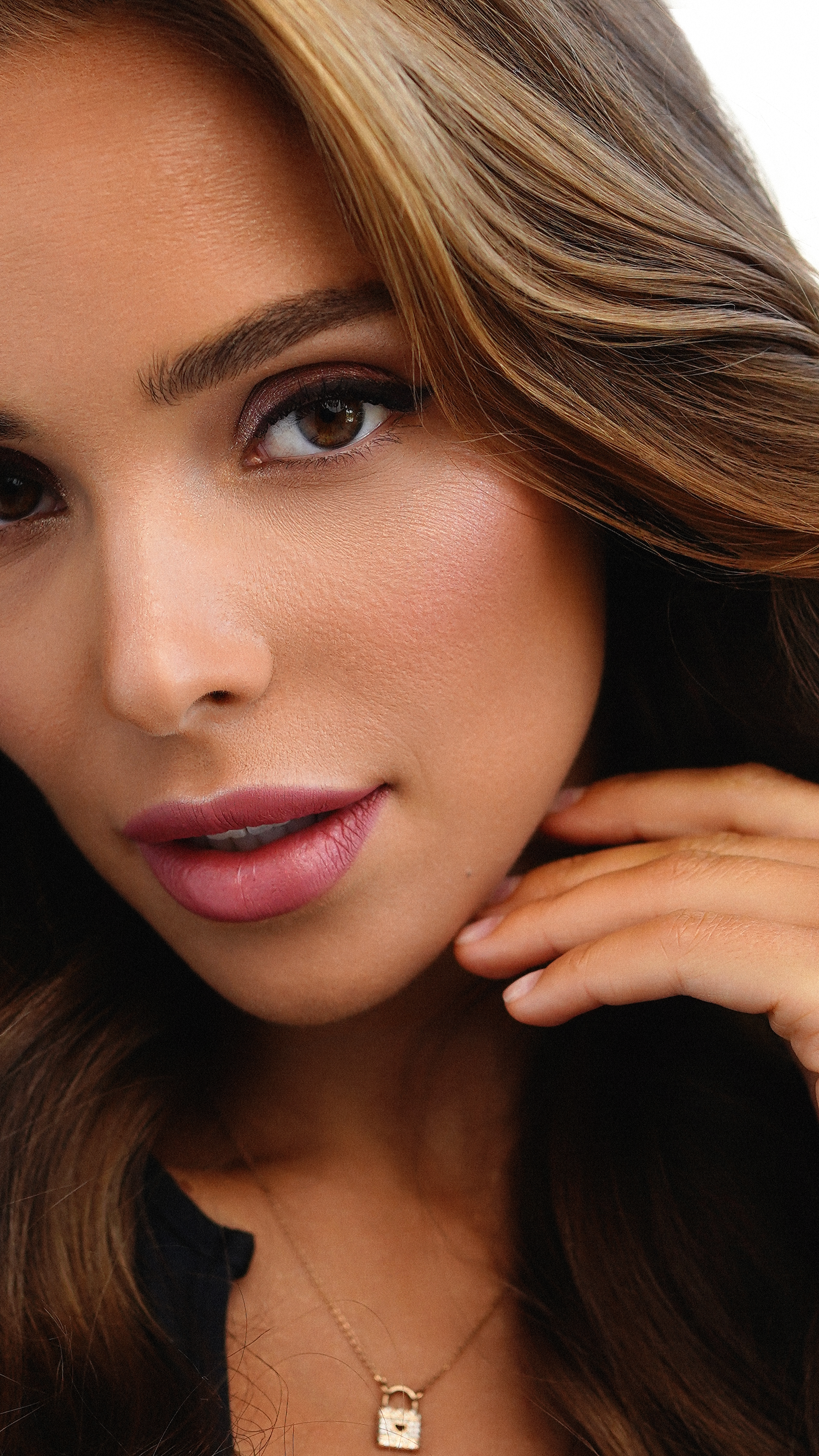 Brow lamination in Kyiv — brows and lashes atelier at Leo Beauty Club, Pechersk